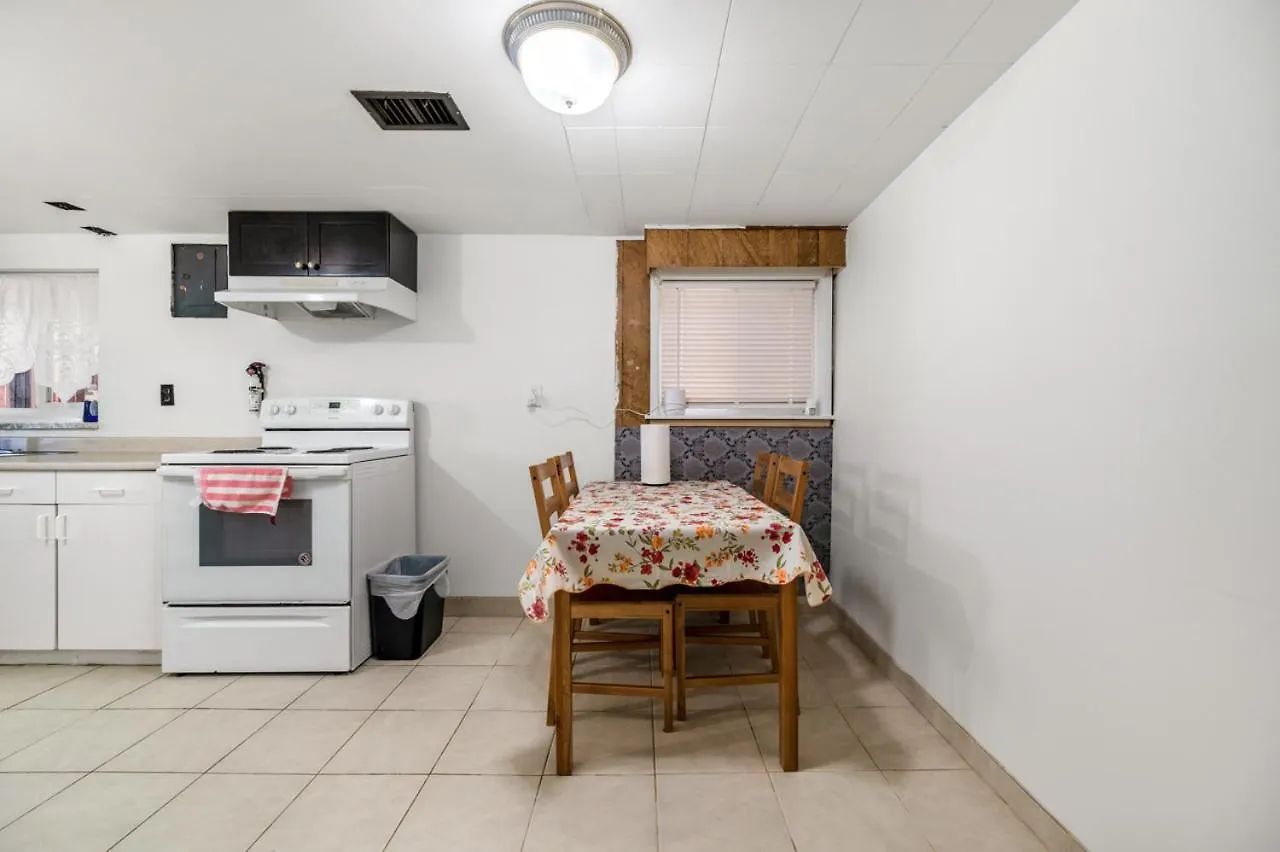 Holiday home Cozy & Stylish 2Br Suite In East Vancouver Canada