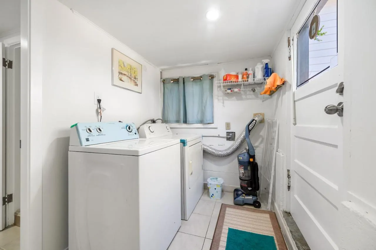 Cozy & Stylish 2Br Suite In East Vancouver Holiday home