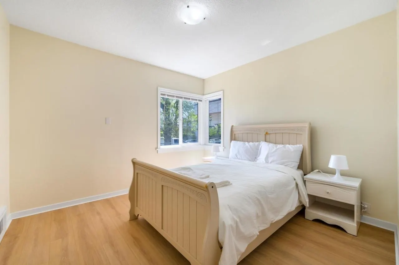 Cozy & Stylish 2Br Suite In East Vancouver